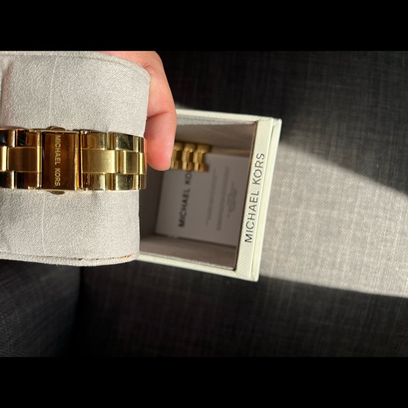 Michael Kors watch - Picture 2 of 2